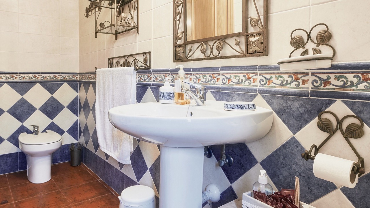Photo of Bathroom in La Pola de Gordon
