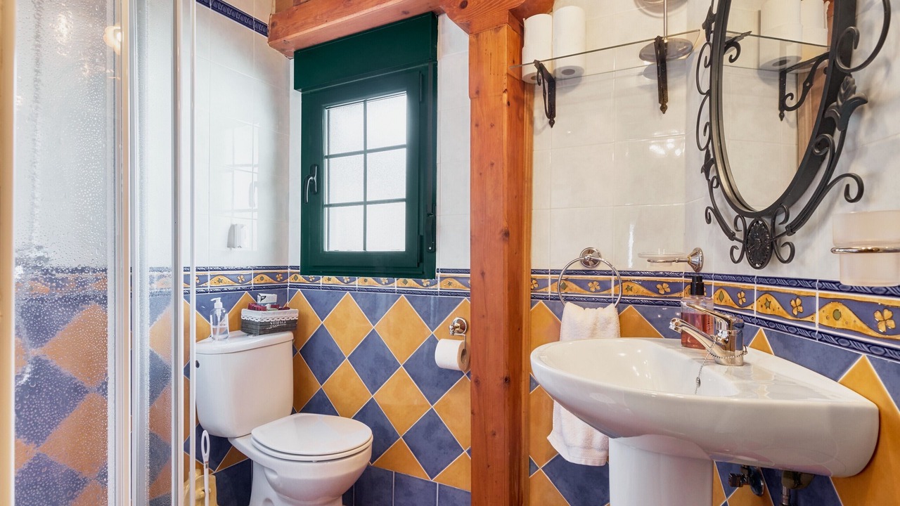 Photo of Bathroom in La Pola de Gordon