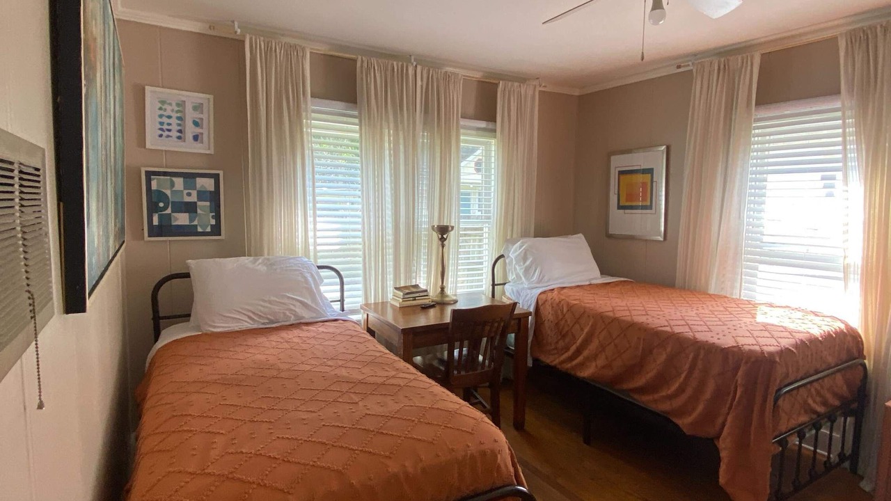 Photo of Bedroom in Freetown - Port Rico