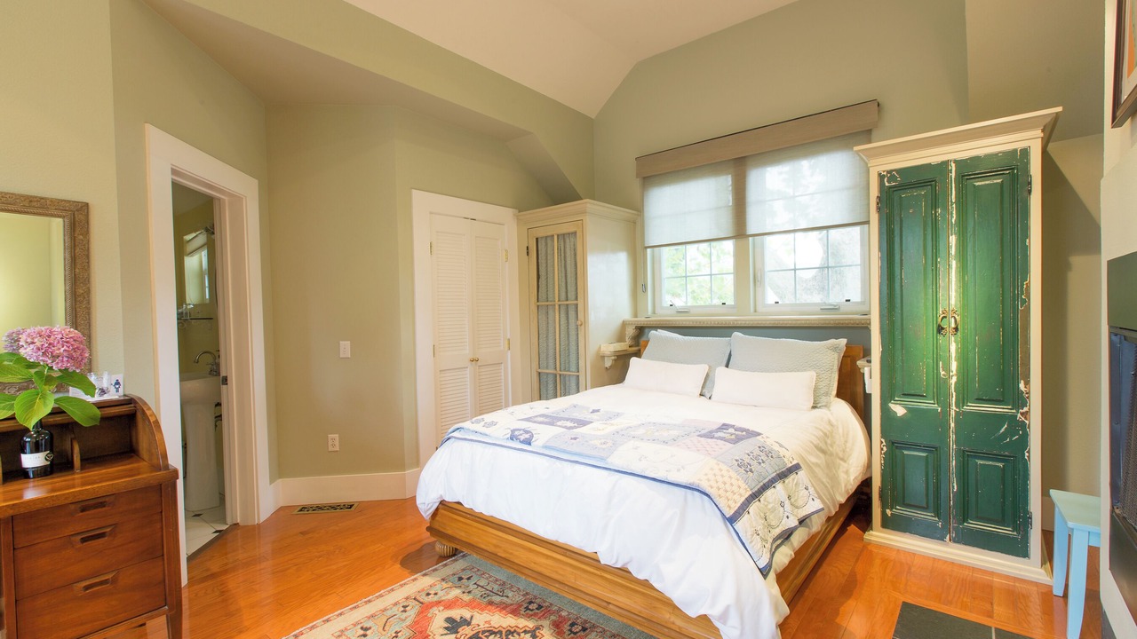Photo of Bedroom in St. Helena