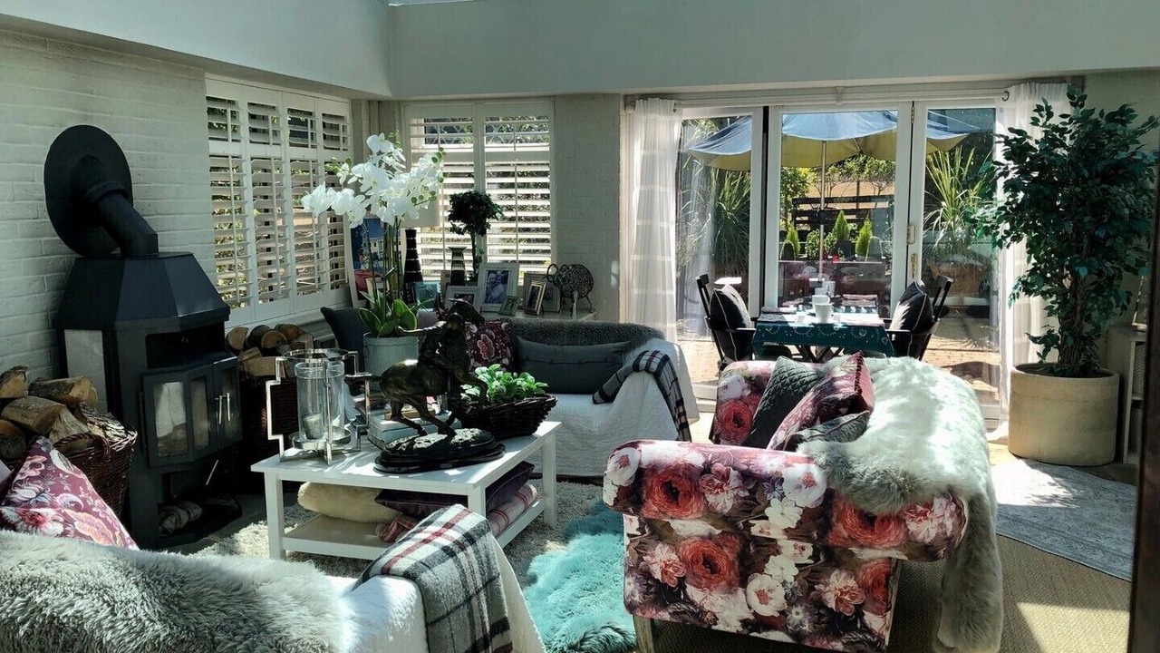 Photo of Livingroom in Upper Dicker