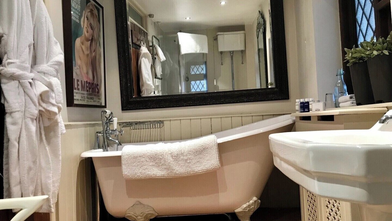 Photo of Bathroom in Upper Dicker