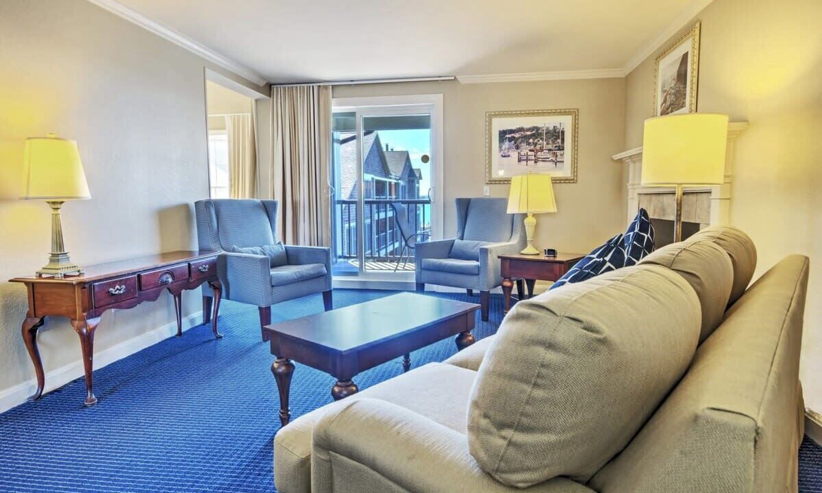 Photo of Livingroom in Yachting Village