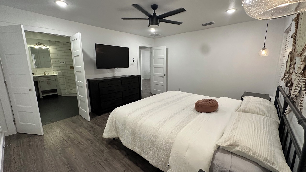 Photo of Bedroom in Garland
