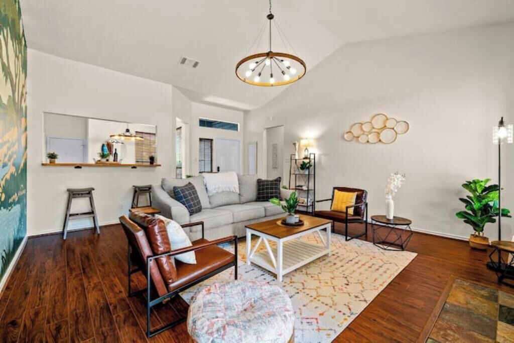 Photo of Livingroom in Wells Branch