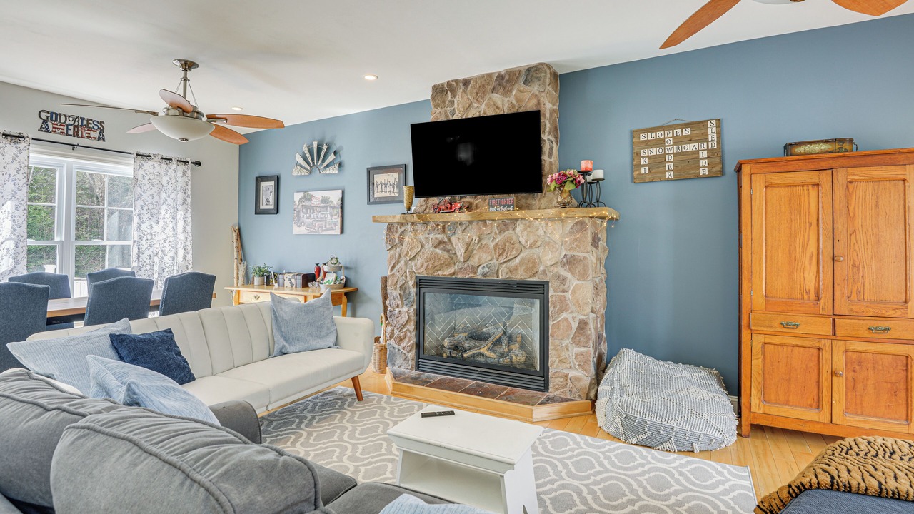 Photo of Livingroom in West Dover