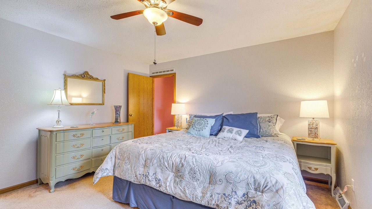 Photo of Bedroom in Central Lake