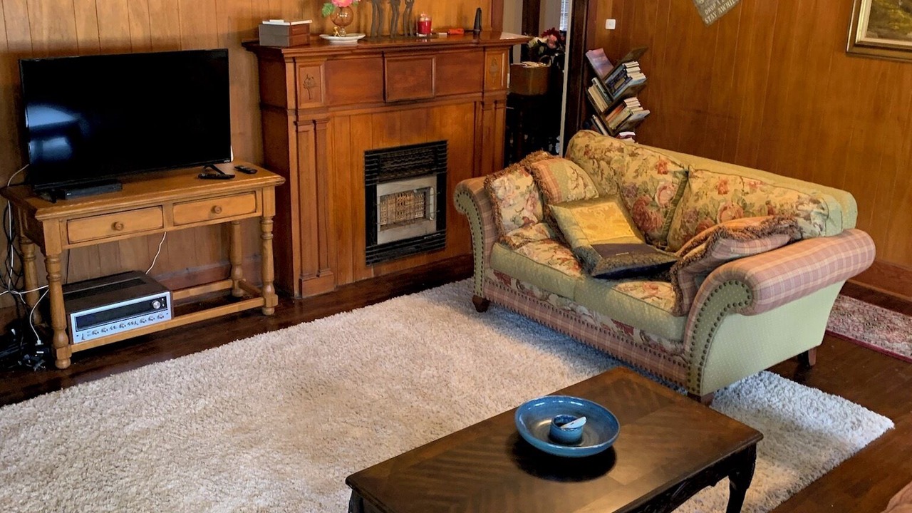 Photo of Livingroom in Orange