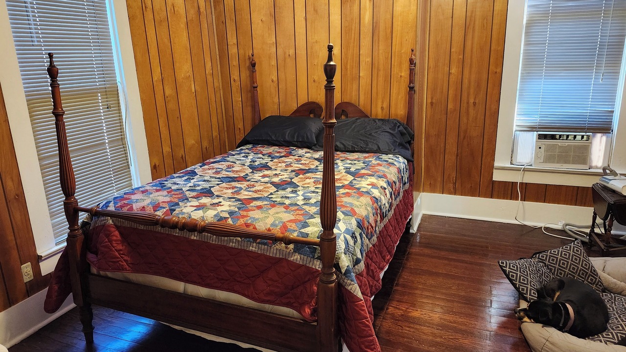 Photo of Bedroom in Orange