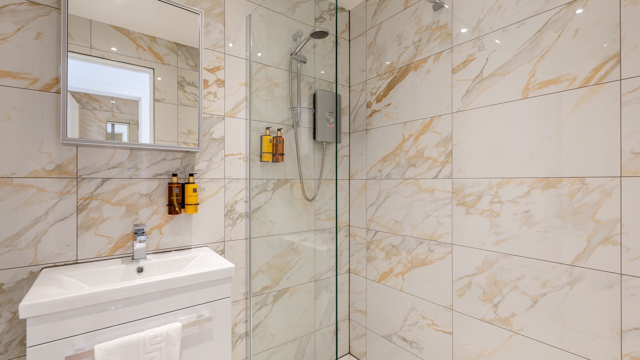 Photo of Bedroom in Torquay City Centre