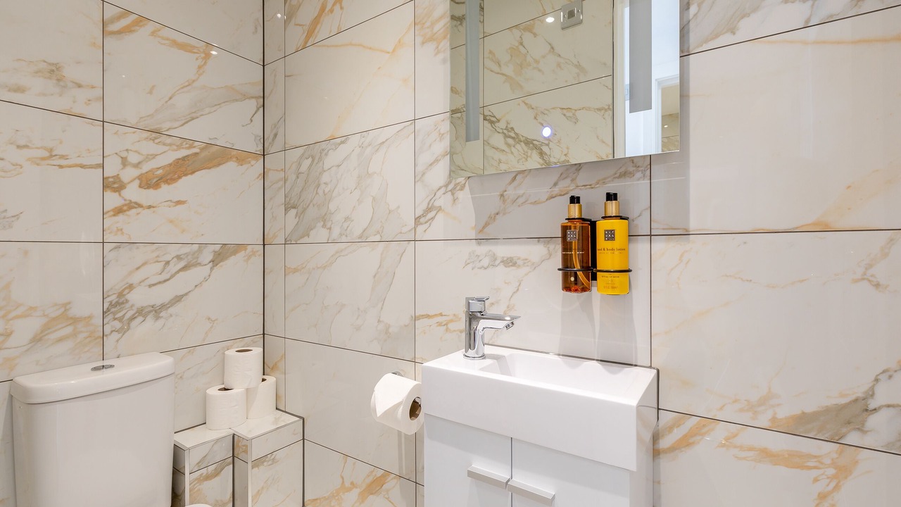 Photo of Bedroom in Torquay City Centre