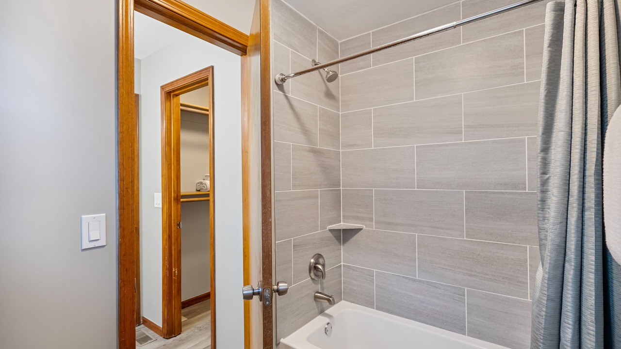 Photo of Bathroom in Pauline