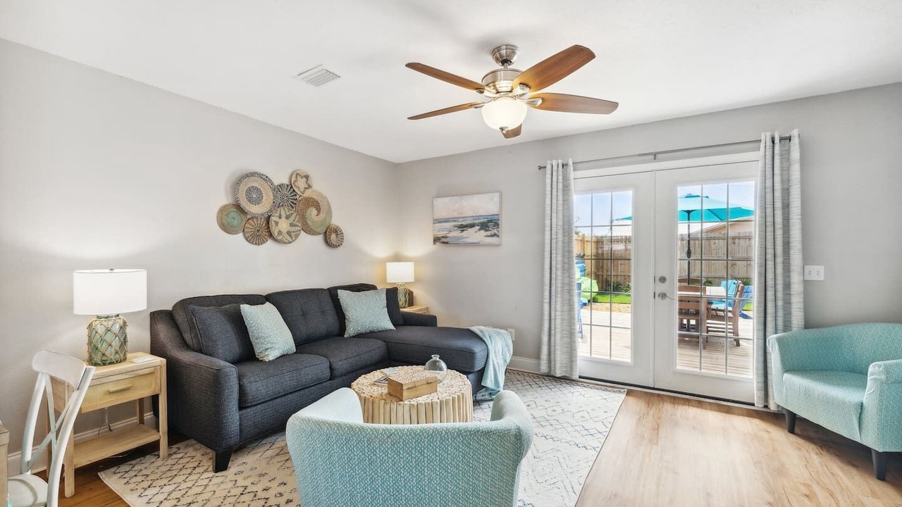 Photo of Livingroom in Biltmore Beach
