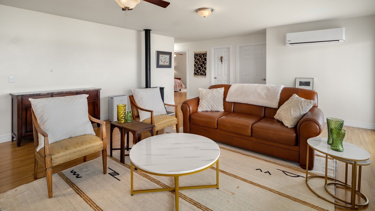 Photo of Livingroom in Romulus