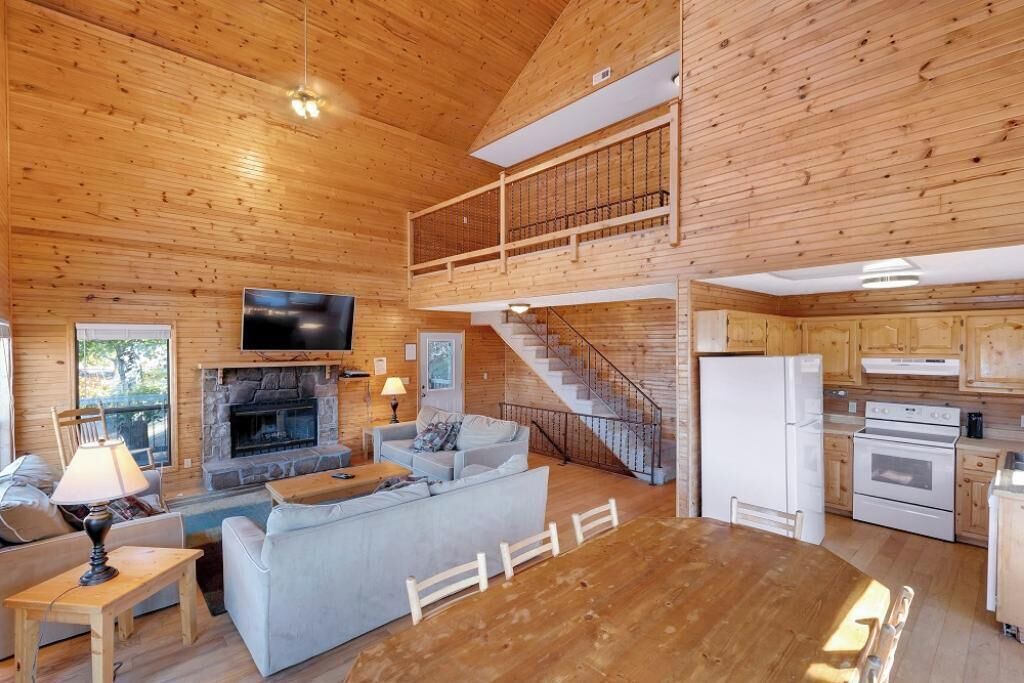 Photo of Livingroom in Byrdstown