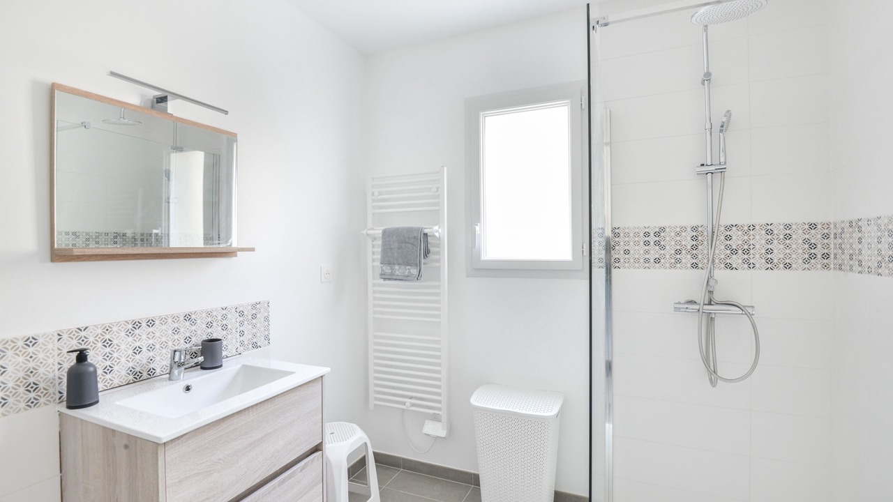 Photo of Bathroom in Bernieres-sur-Mer
