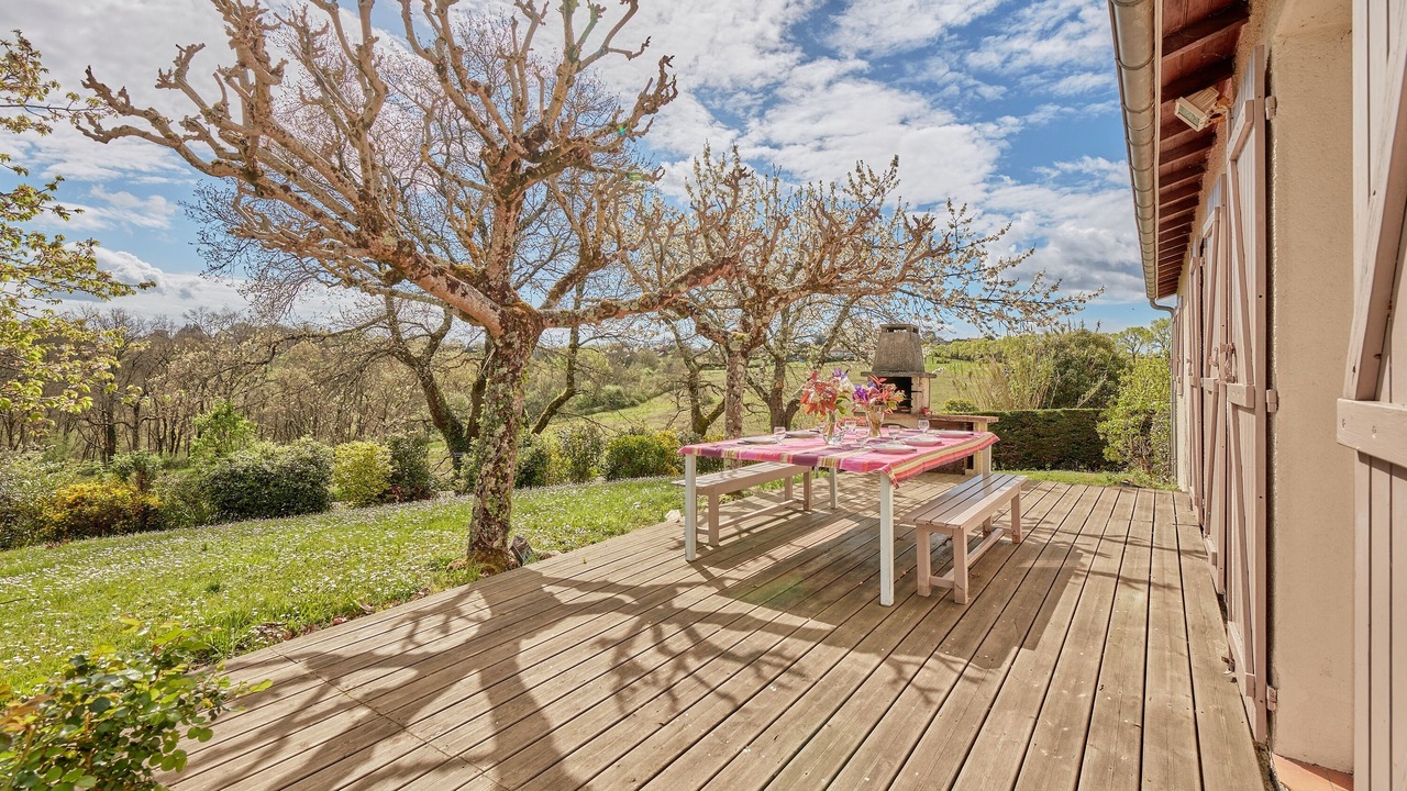 Photo of Outdoor in Moirax