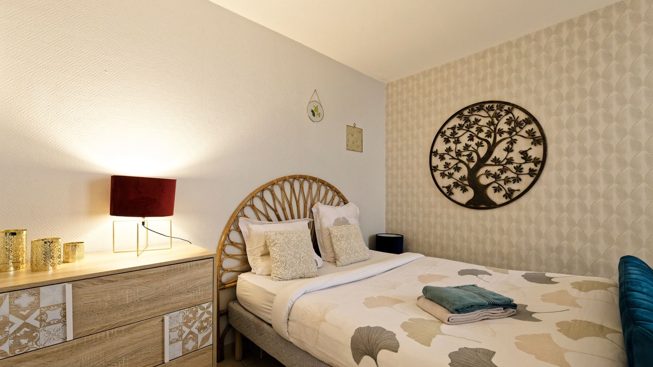 Photo of Bedroom in Saint Nicolas - Charles III - Ville vieille - Trois Maisons - Leopold