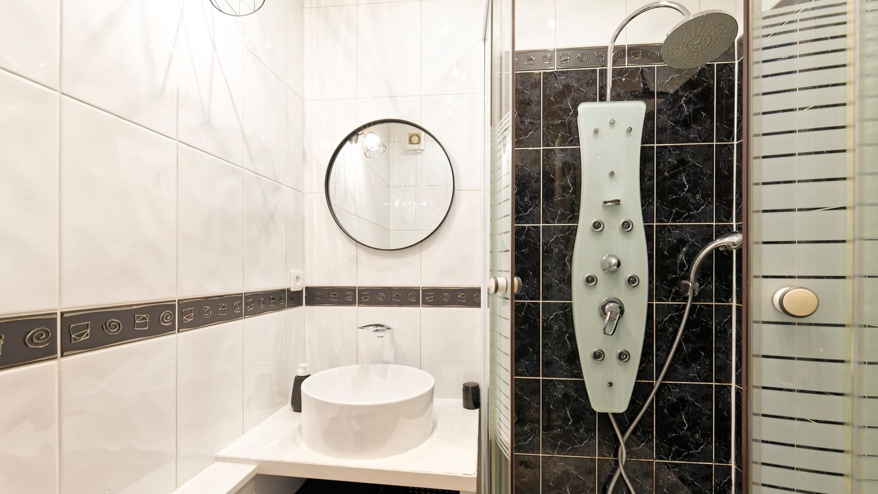 Photo of Bathroom in Saint Nicolas - Charles III - Ville vieille - Trois Maisons - Leopold