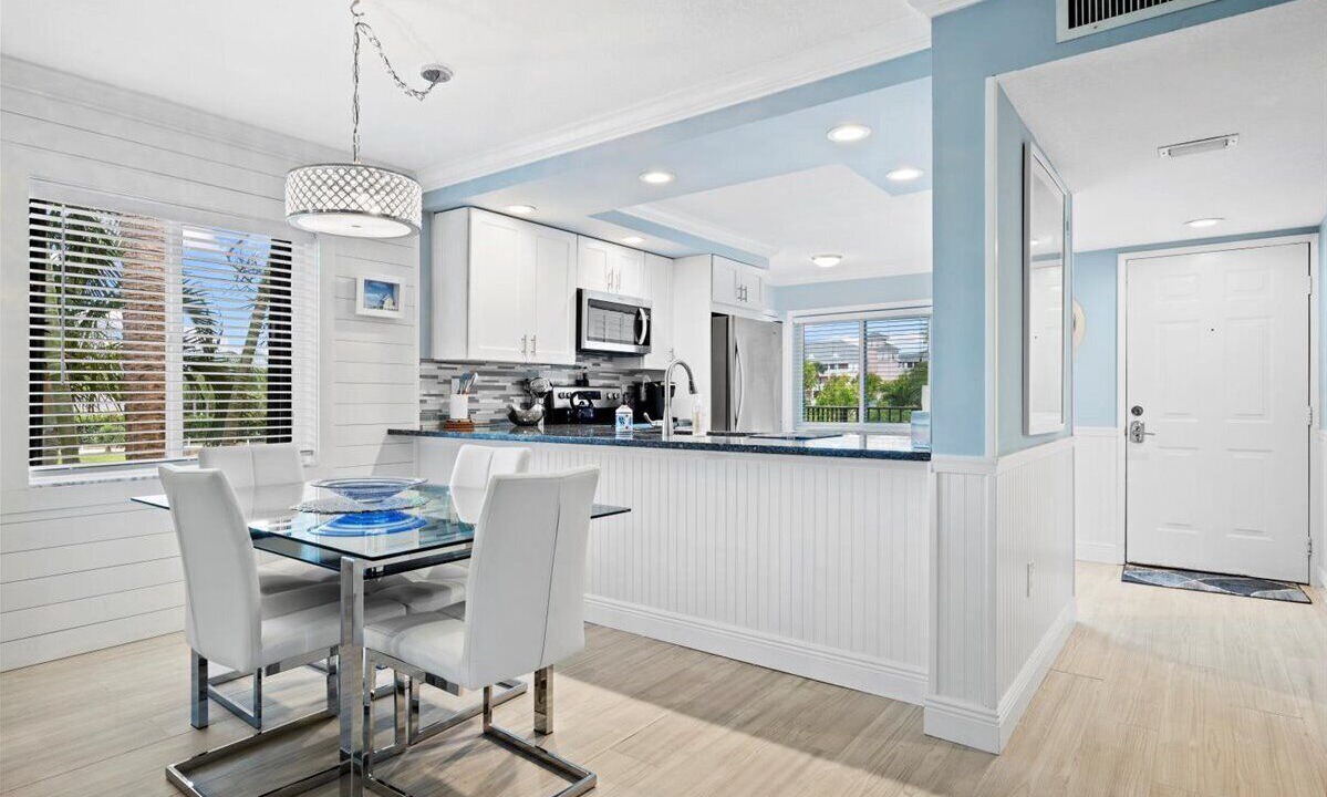 Photo of Kitchen in Jupiter Bay