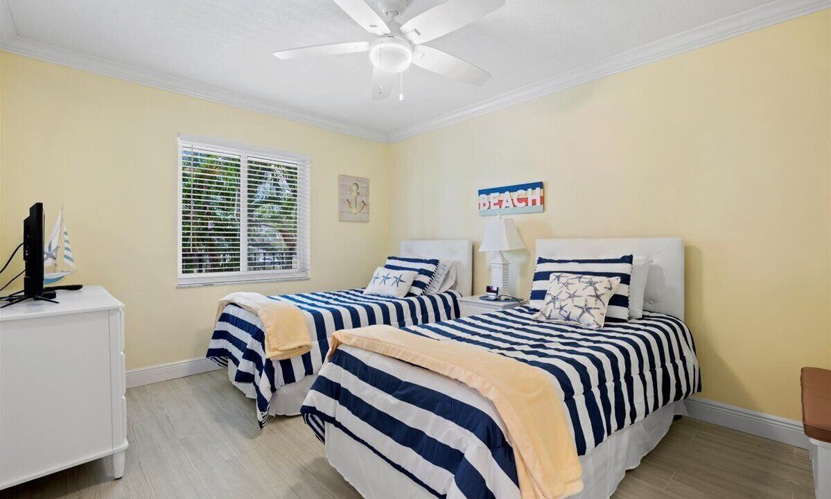 Photo of Bedroom in Jupiter Bay