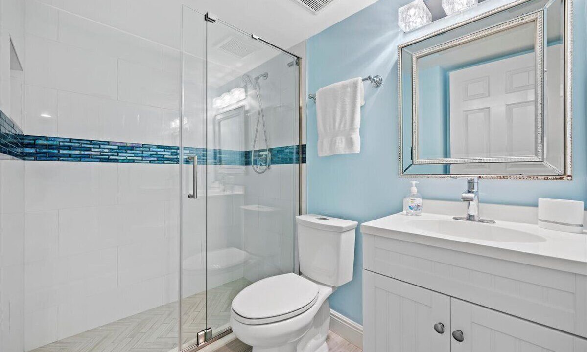 Photo of Bathroom in Jupiter Bay