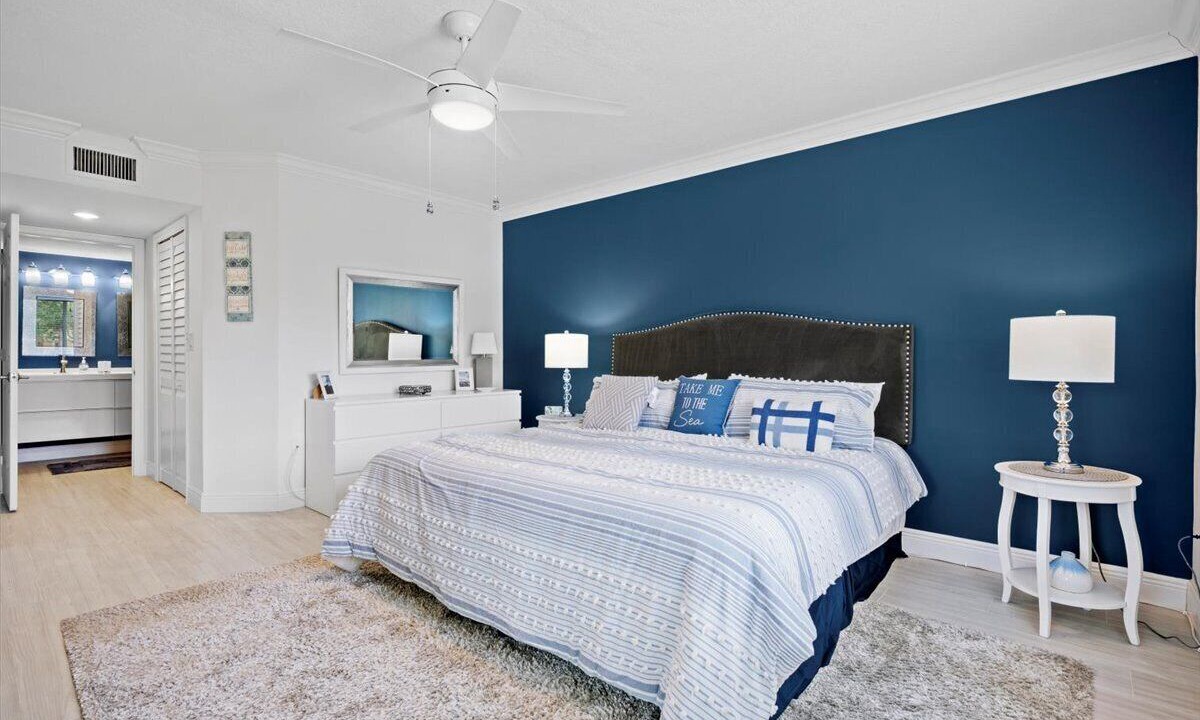 Photo of Bedroom in Jupiter Bay
