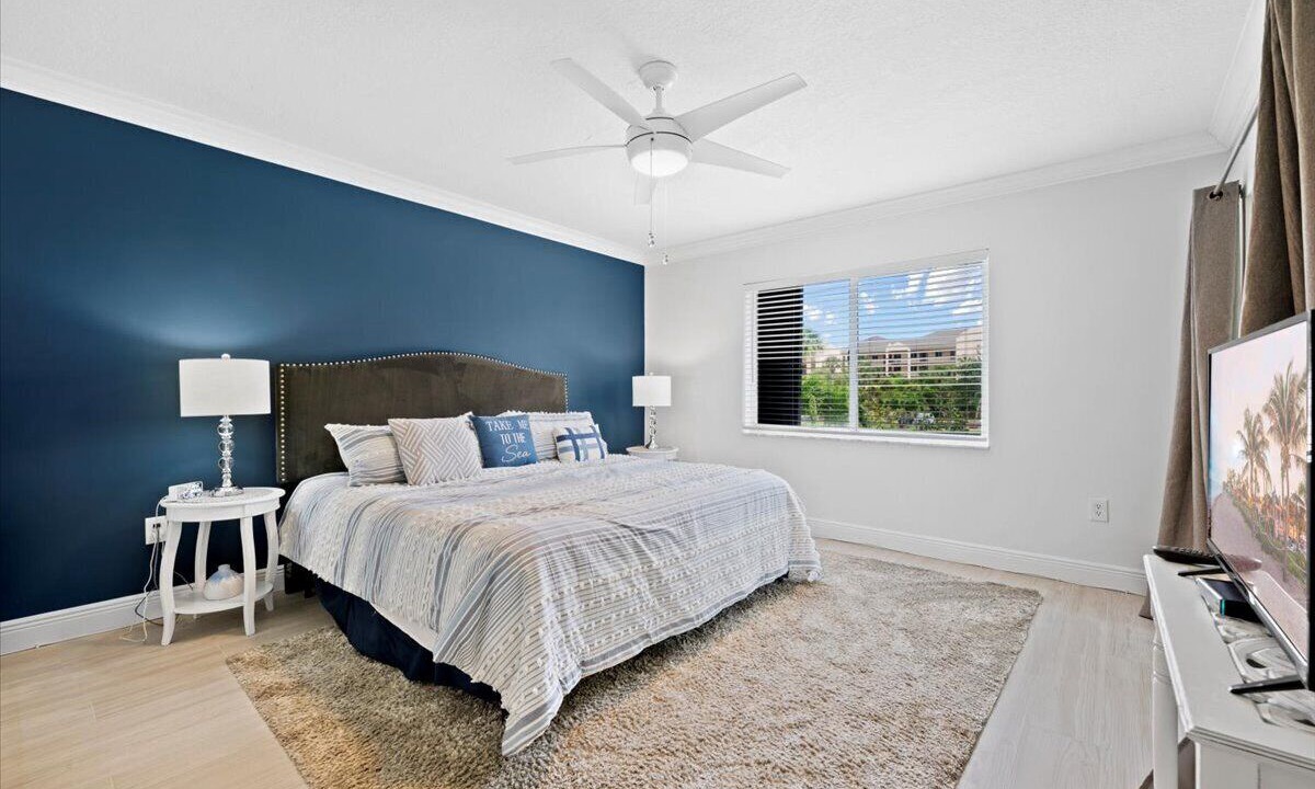 Photo of Bedroom in Jupiter Bay