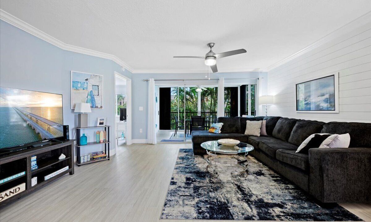 Photo of Livingroom in Jupiter Bay
