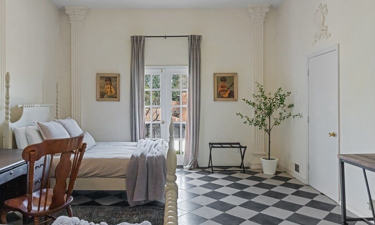 Photo of Bedroom in Southeast Heights