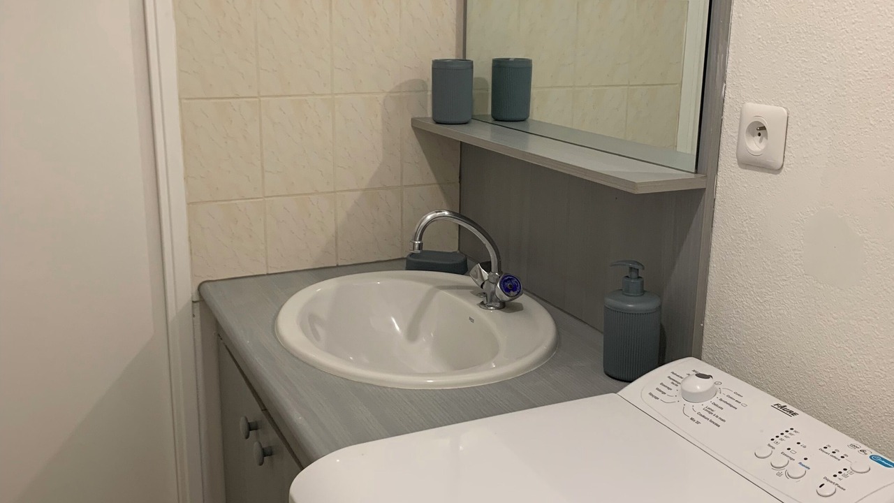 Photo of Bathroom in Zone Activite Nord-Ouest