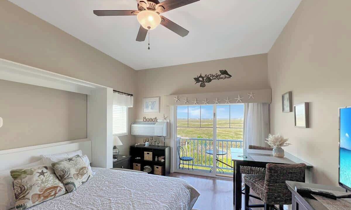 Photo of Bedroom in Seabrook