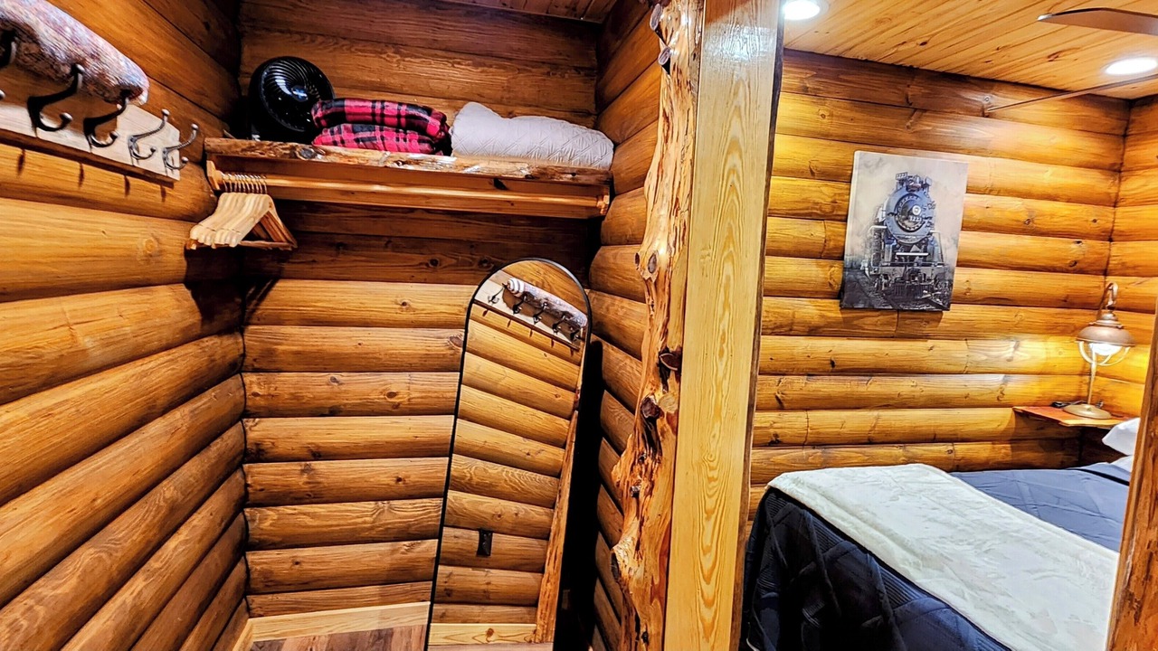 Photo of Bedroom in Mid America