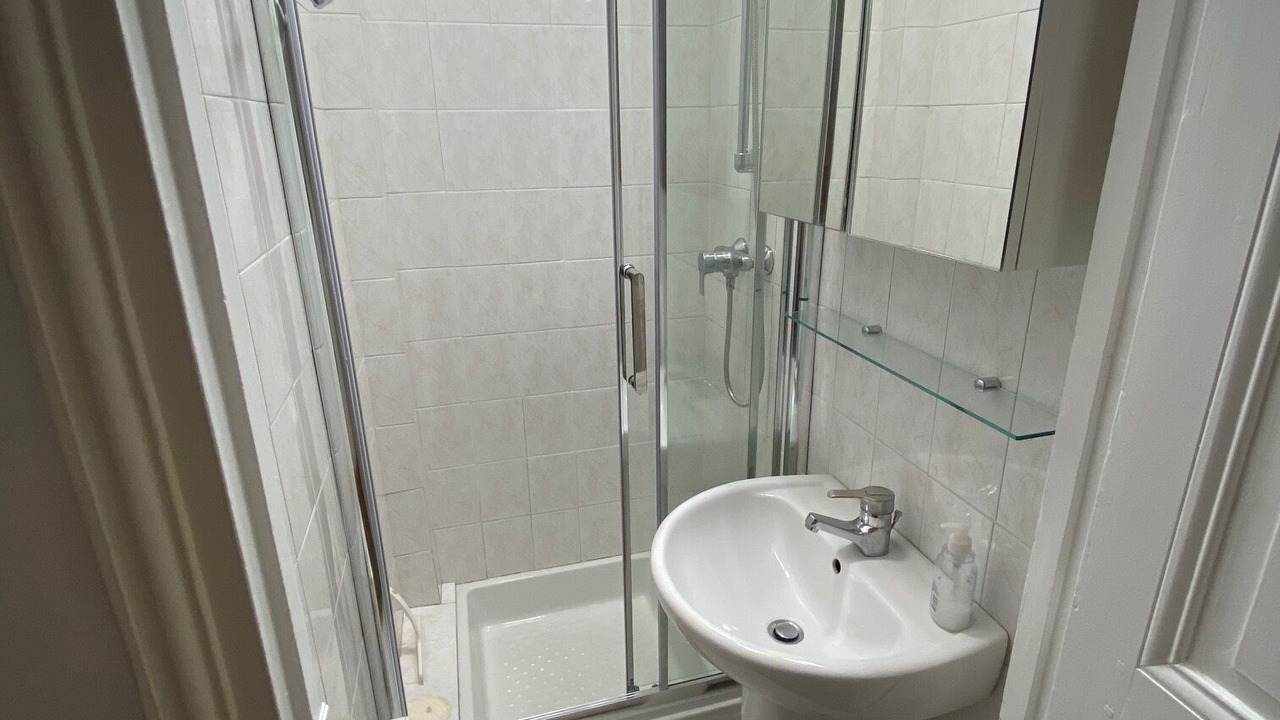 Photo of Bathroom in Levallois-Perret
