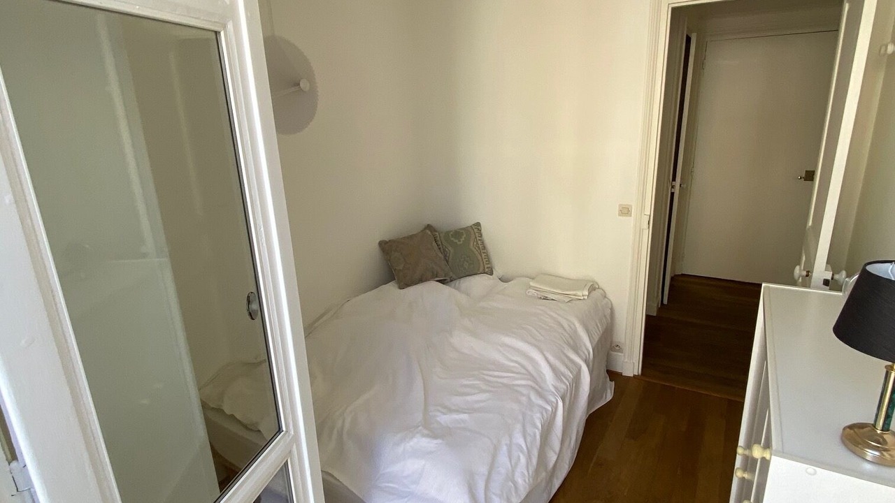 Photo of Bedroom in Levallois-Perret