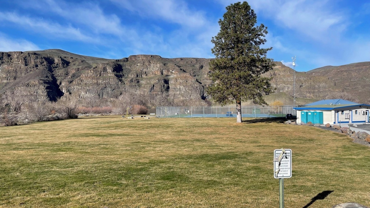 Photo of Outdoor in Sunland Estates