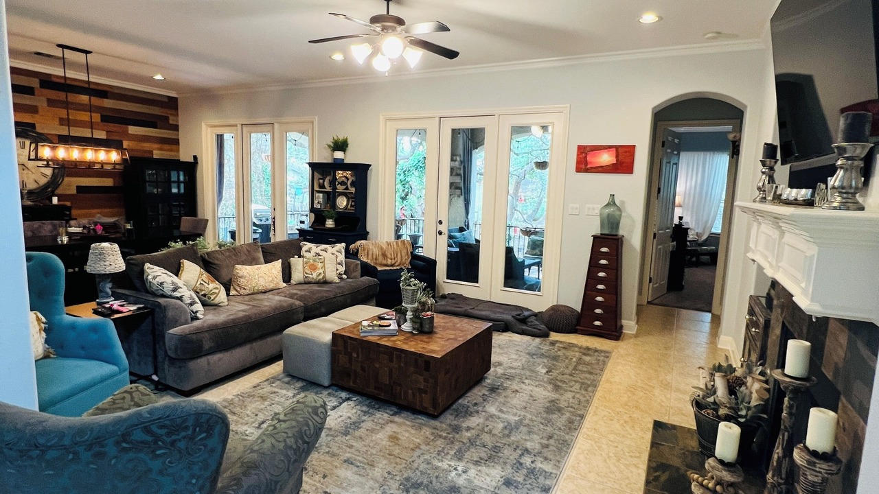 Photo of Livingroom in Falconhead