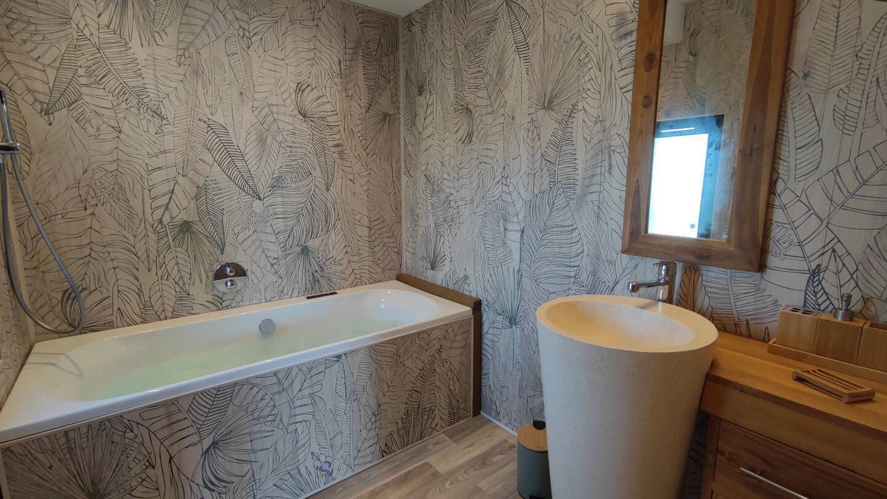 Photo of Bathroom in Peret