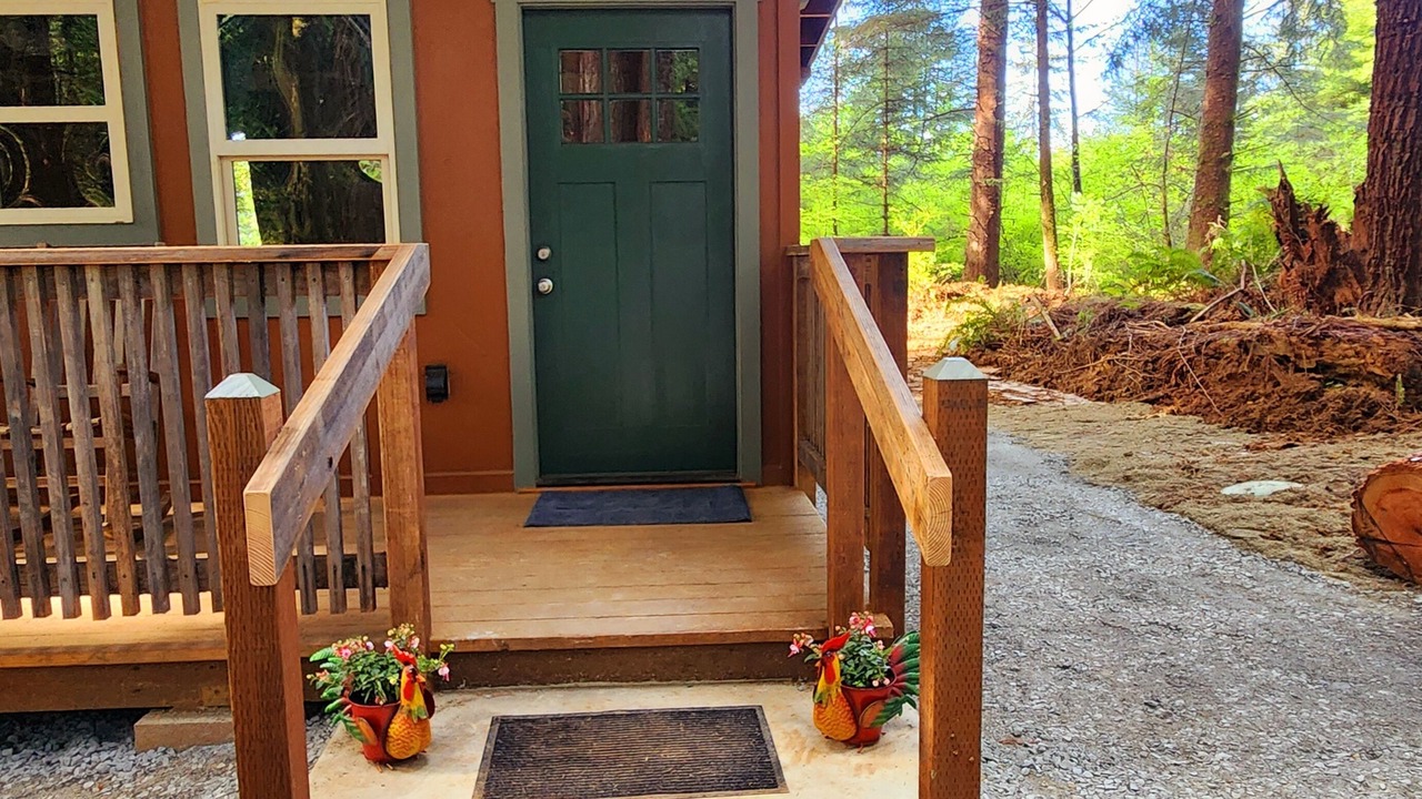 Photo of Patio Balcony in Crescent City