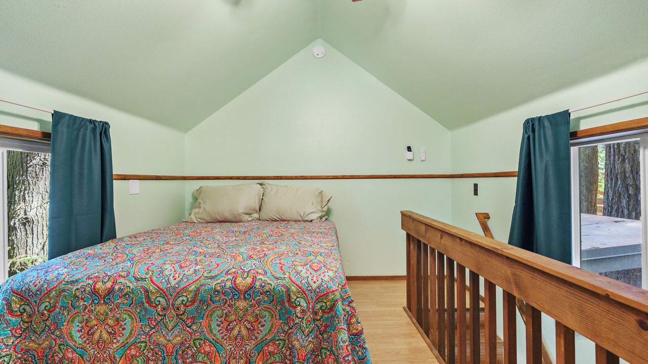 Photo of Bedroom in Crescent City