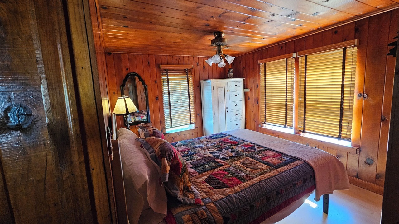 Photo of Bedroom in Grubville