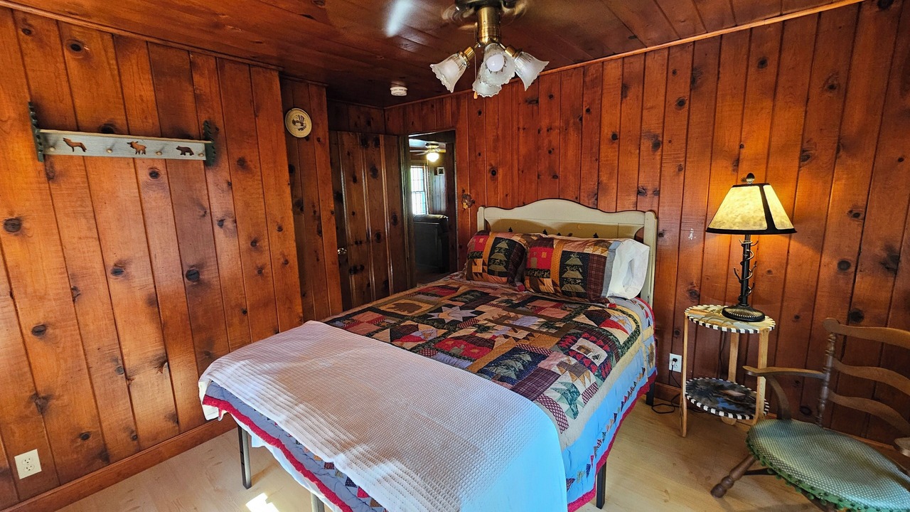 Photo of Bedroom in Grubville