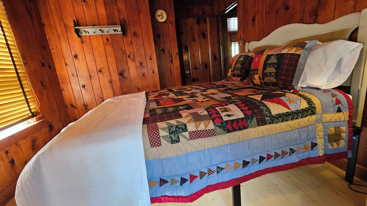 Photo of Bedroom in Grubville
