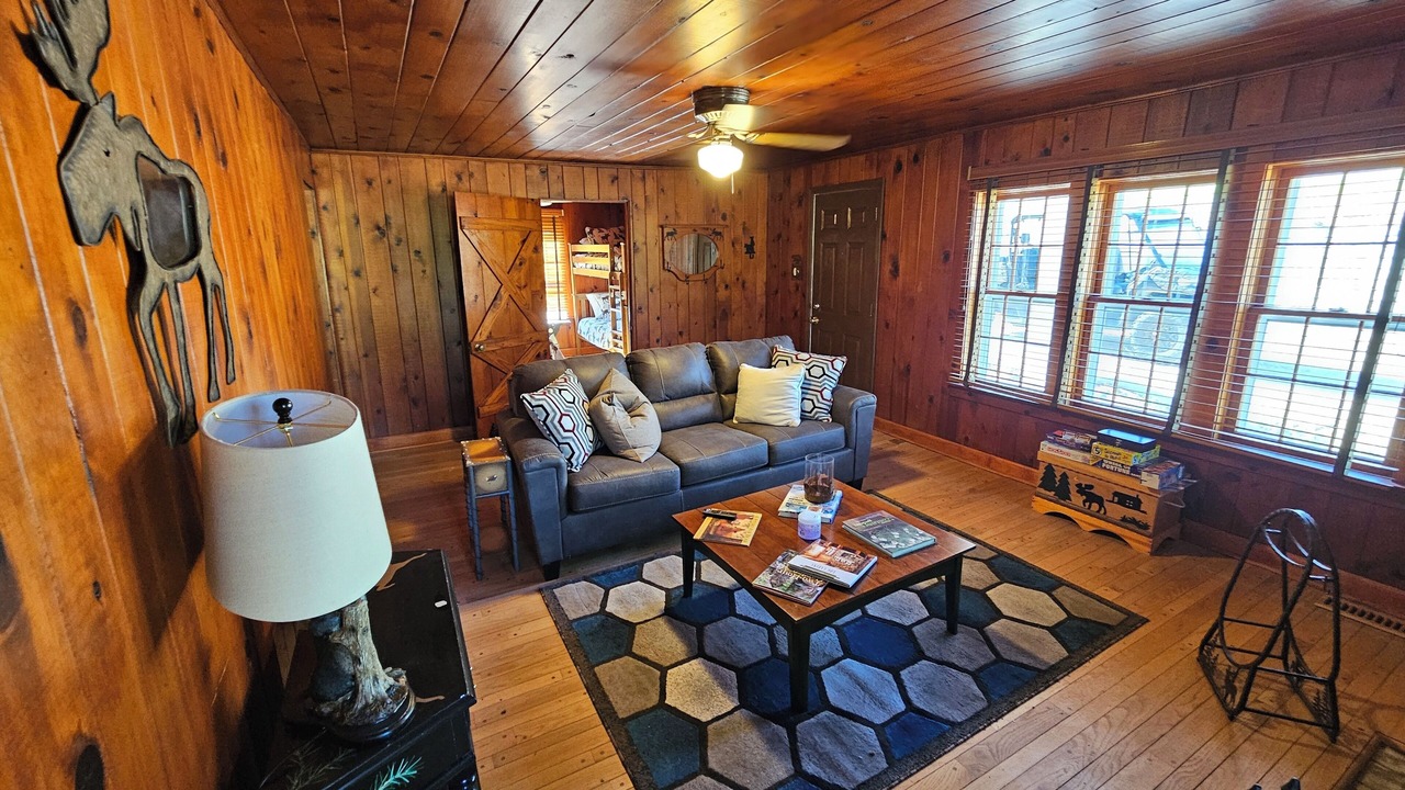 Photo of Livingroom in Grubville