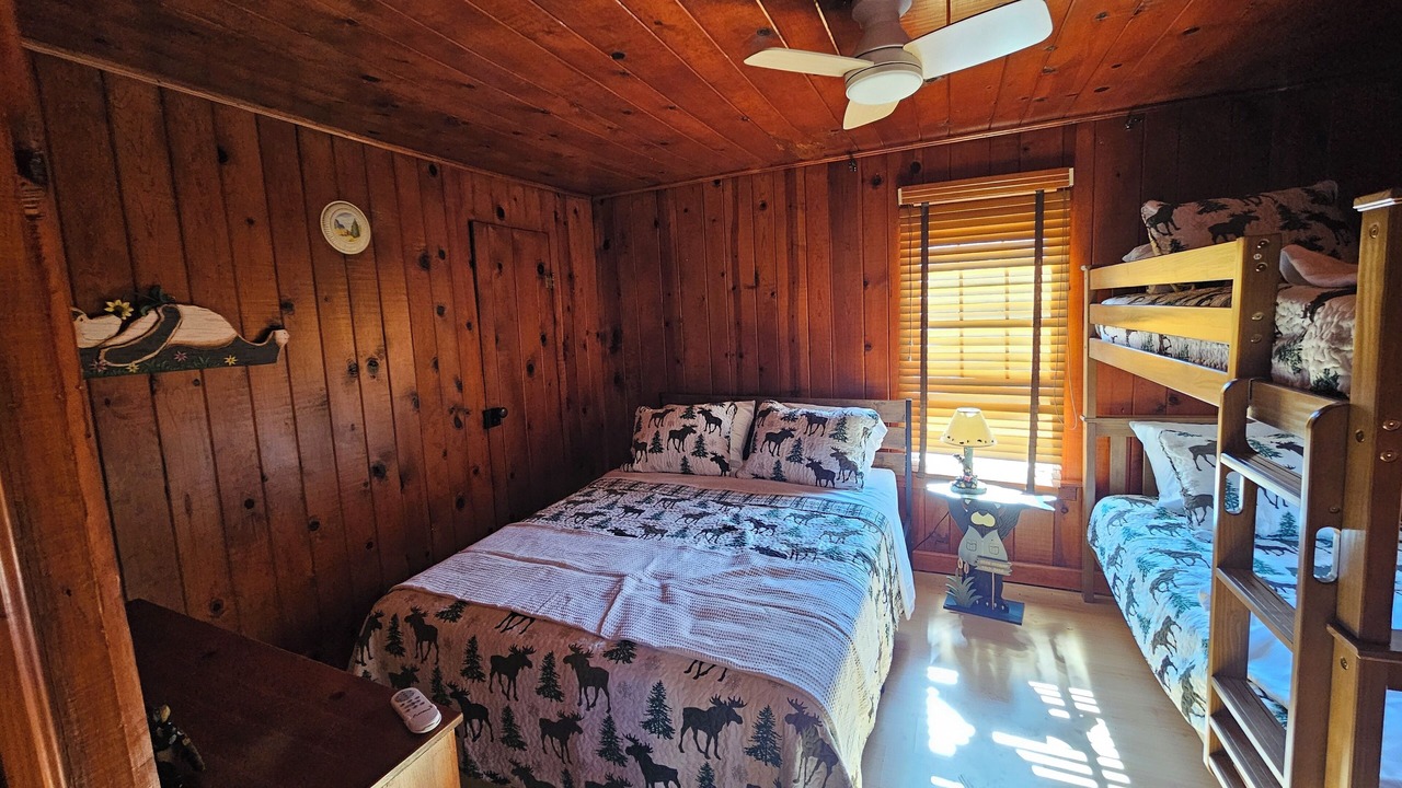 Photo of Bedroom in Grubville