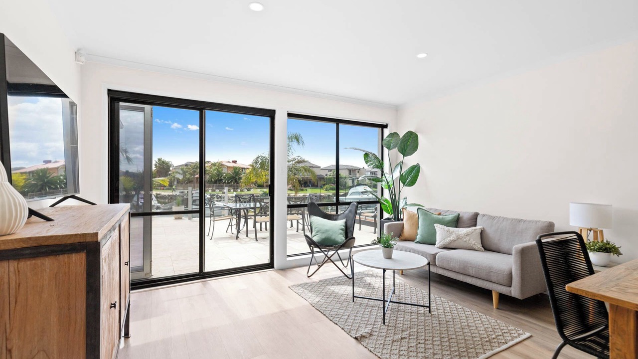 Photo of Livingroom in Patterson Lakes
