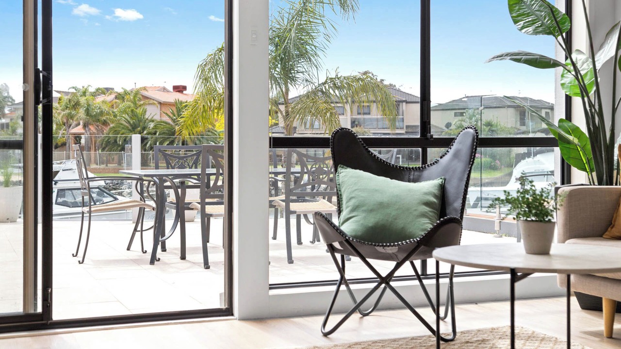 Photo of Livingroom in Patterson Lakes