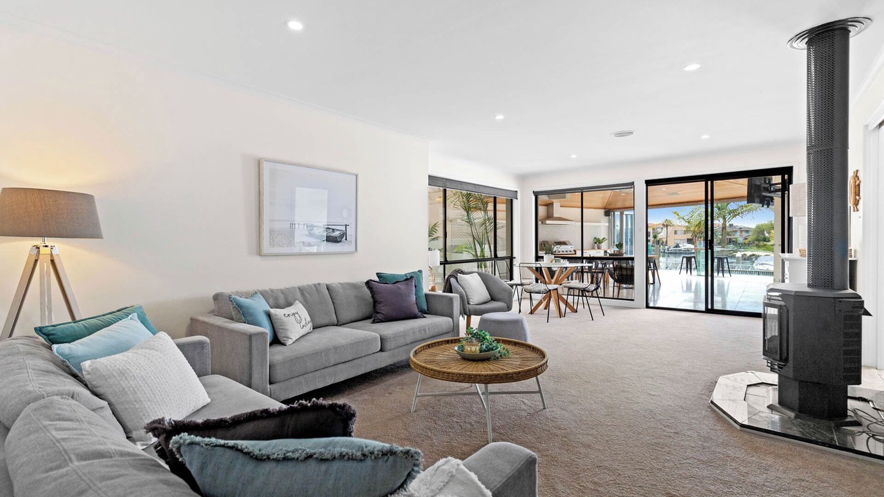 Photo of Livingroom in Patterson Lakes