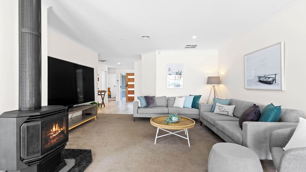 Photo of Livingroom in Patterson Lakes