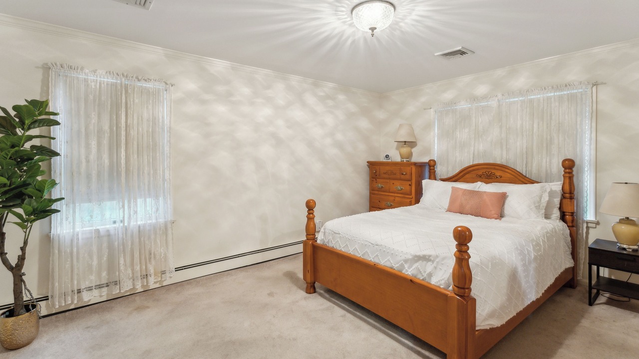 Photo of Bedroom in Huntington
